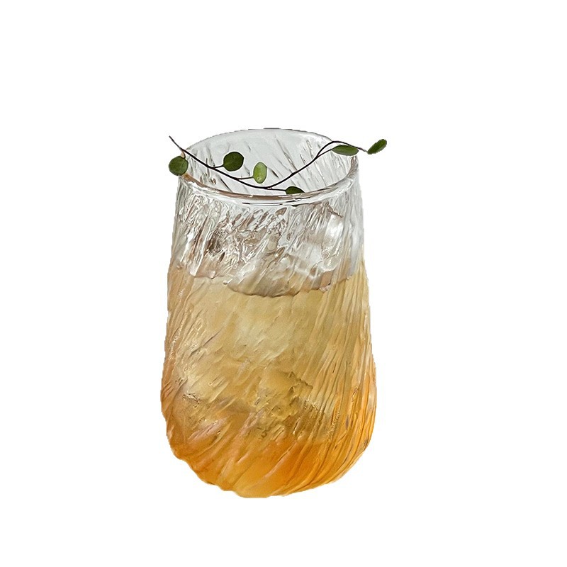 Minimalistische, transparante, hoogwaardige glazen koffiekop