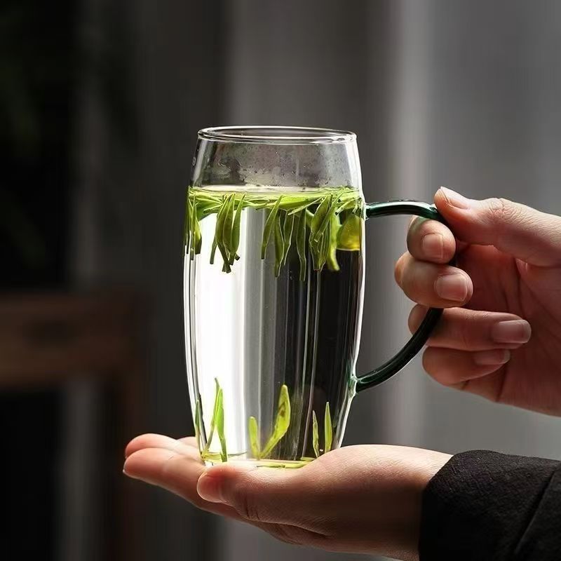 Verdikte eenvoudige groene thee -brouwbeker